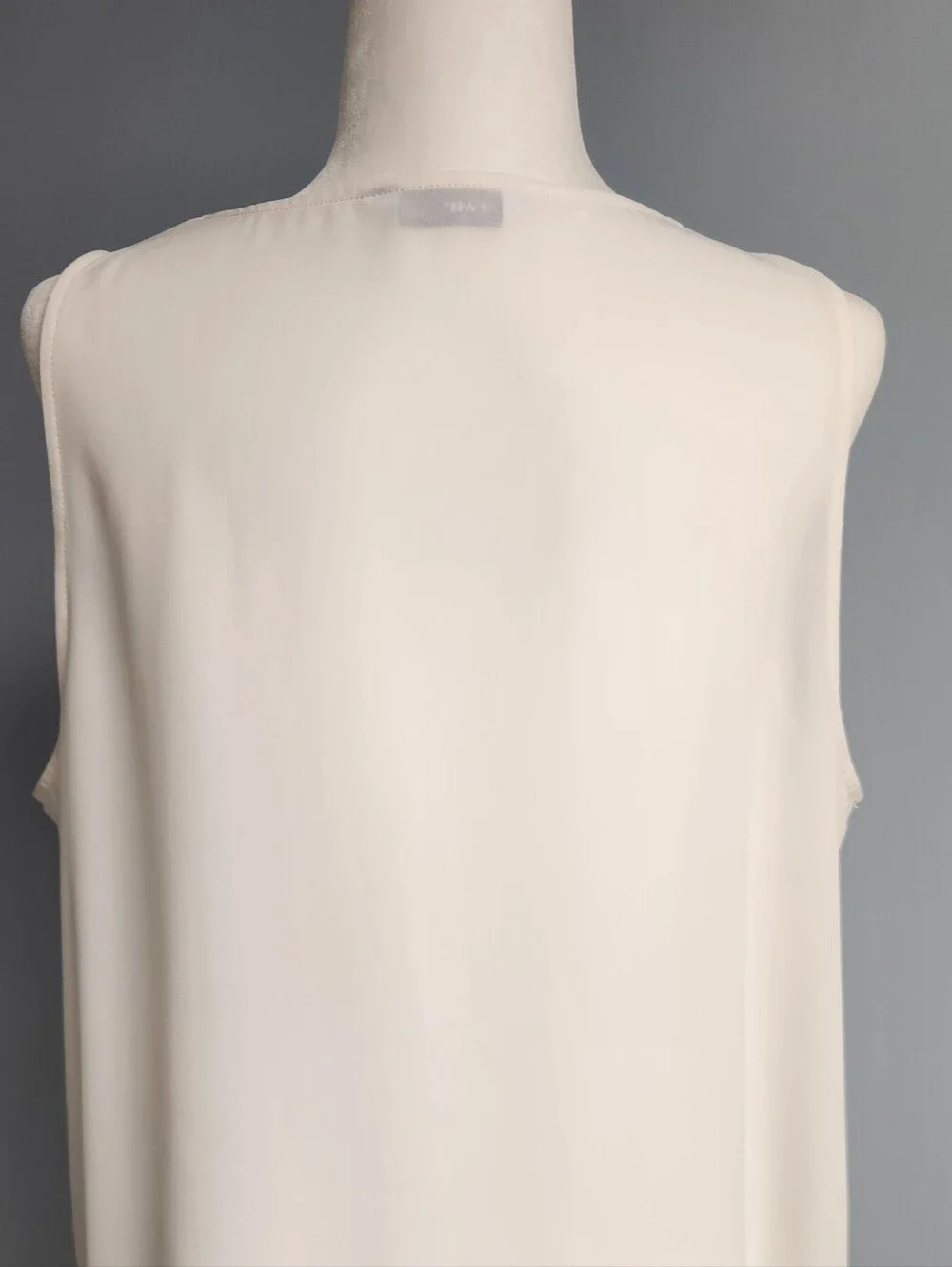 Nine West Cream V-Neck Sleeveless Camisole